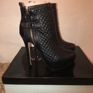 🖤Black Leather Booties🖤